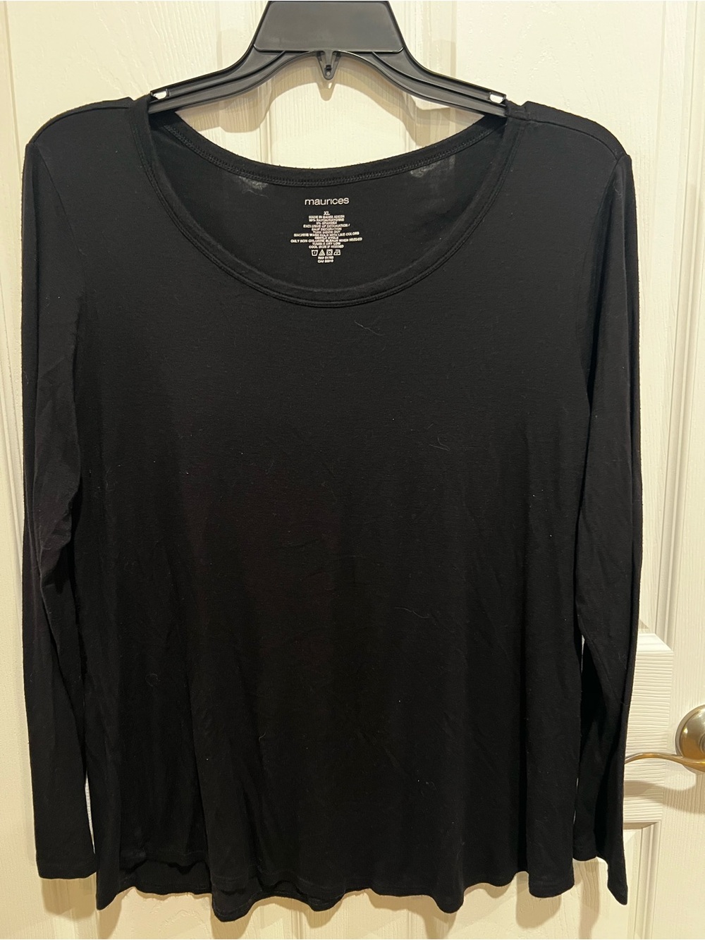 Maurices Black Long Sleeve Round Neck Tee